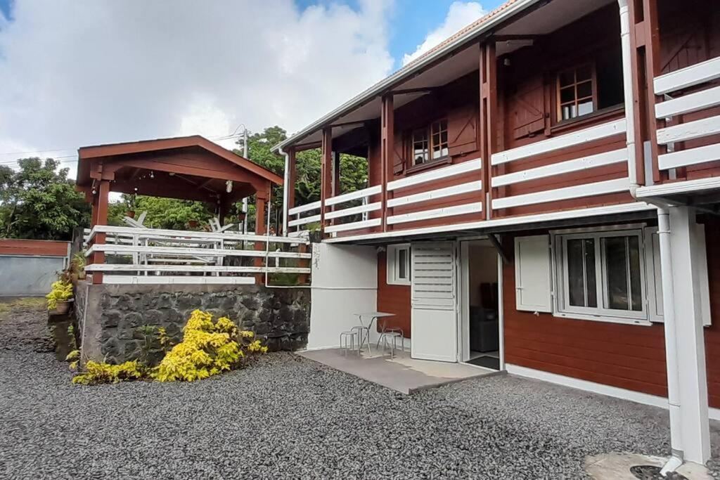 Chalet Des Laves Сент-Роуз Екстериор снимка